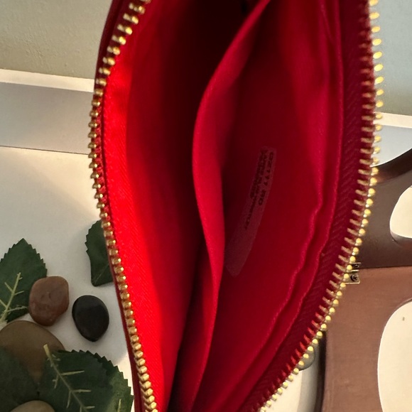 Dooney & Bourke wristlet - Picture 10 of 11